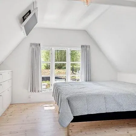 Reetdach-ferienhaus-mit-traumhaftem-panoramameerblick Abjerg